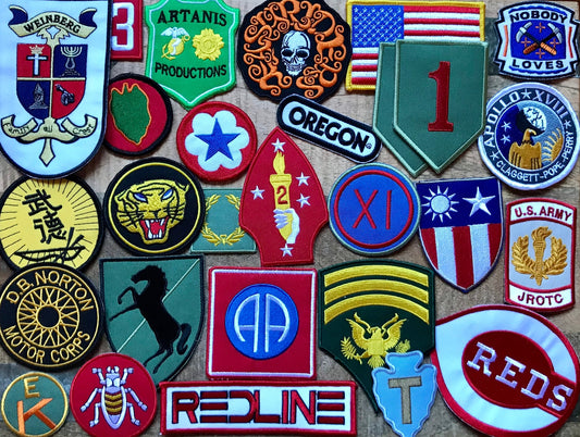 THE GOONIES DATA TRENCH COAT EMBROIDERED PATCH SET IRON HALLOWEEN COSTUME DIY