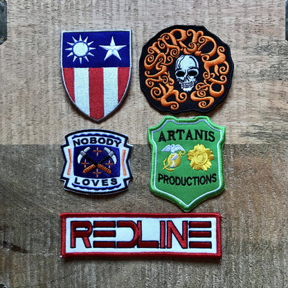 THE GOONIES DATA TRENCH COAT EMBROIDERED PATCH SET IRON HALLOWEEN COSTUME DIY